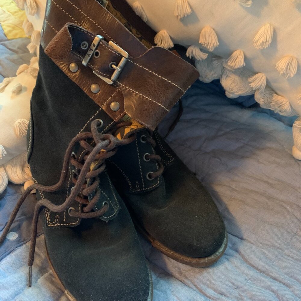 FLY LONDON SUEDE BUCKLE BOOTS SIZE 39.5 - Picture 2 of 11